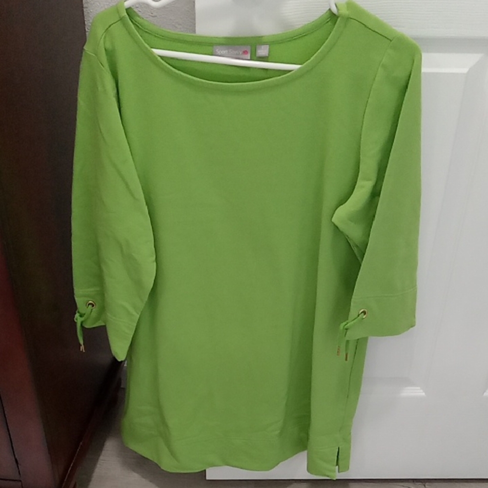 Scoop Neck 3/4 Sleeve Tunic in Bright Lime Green